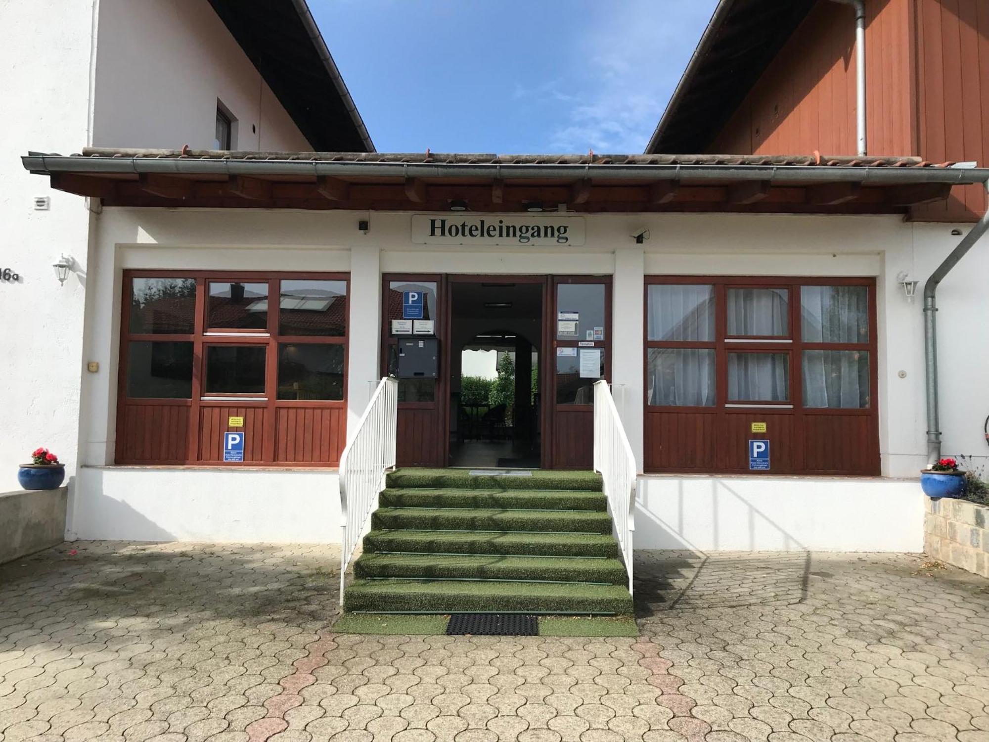 Abendruhe Hotel - Kontaktloser Check In Oberhaching Exterior photo